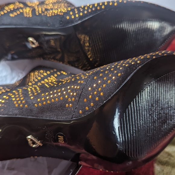 Women's Booties - Picture 4 of 7